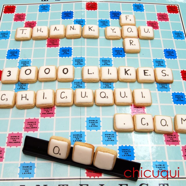 Scrabble o Intelect en galletas decoradas. Tutorial en chicuqui.com