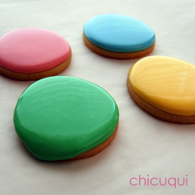 Huevos de Pascua Easter eggs en galletas decoradas chicuqui.com 